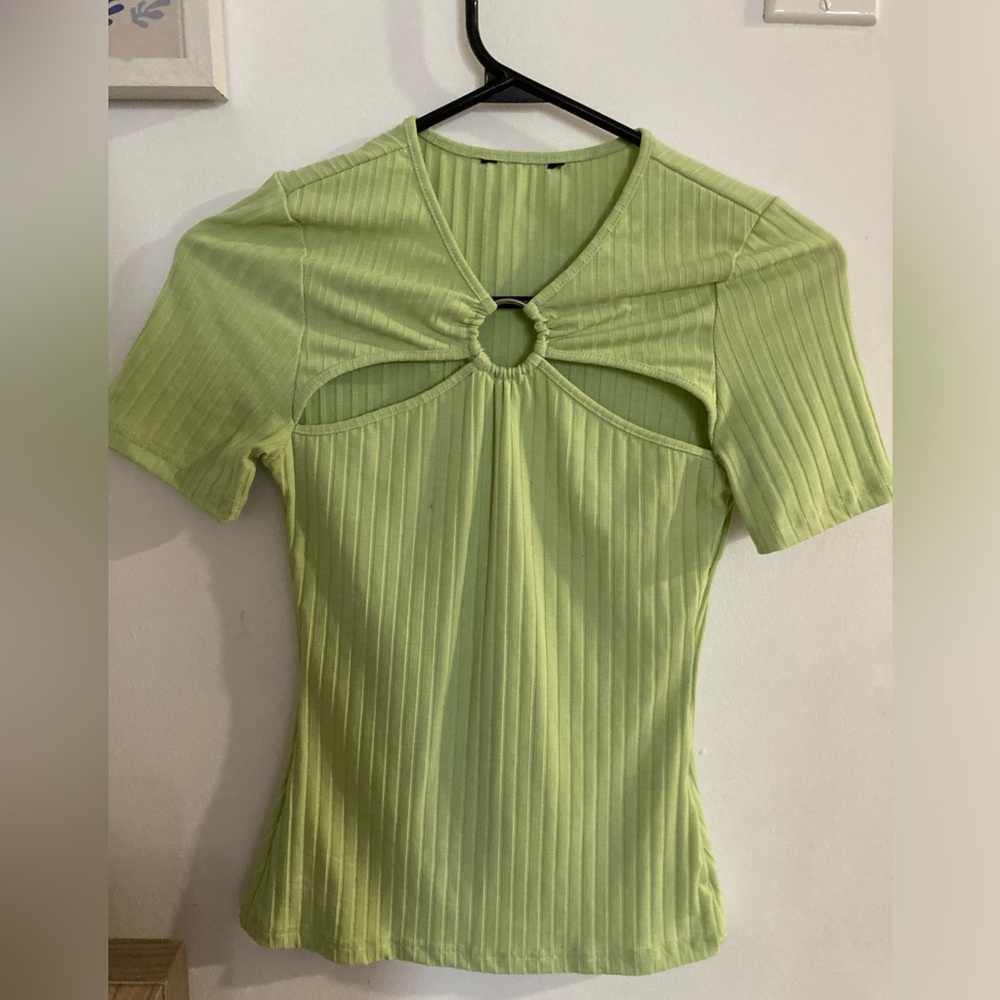 Green Top with Cut Outs 💚